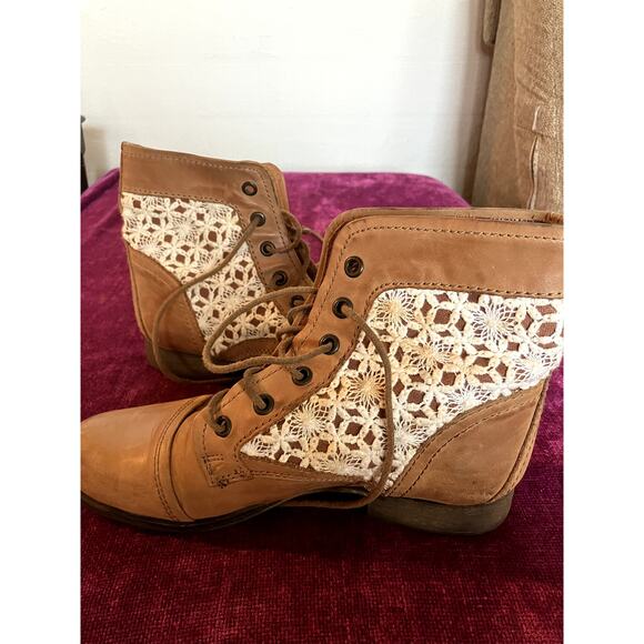 STEVE MADDEN Thundr-C Cognac Crochet Lace-Up Ankle Boot Size 6.5 COTTAGE PRAIRIE - Picture 4 of 8